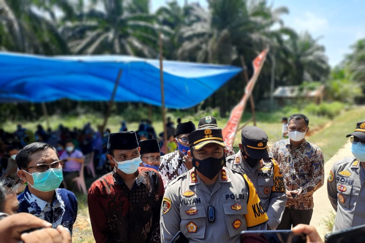 Vaksinator Polres Muarojambi vaksin 323 warga dalam sehari