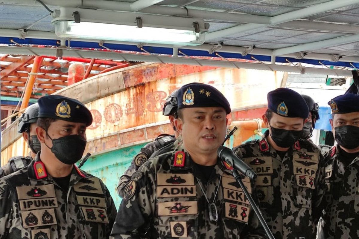 Kapal Vietnam terbakar dan tenggelam saat dikejar pengawas perikanan KKP