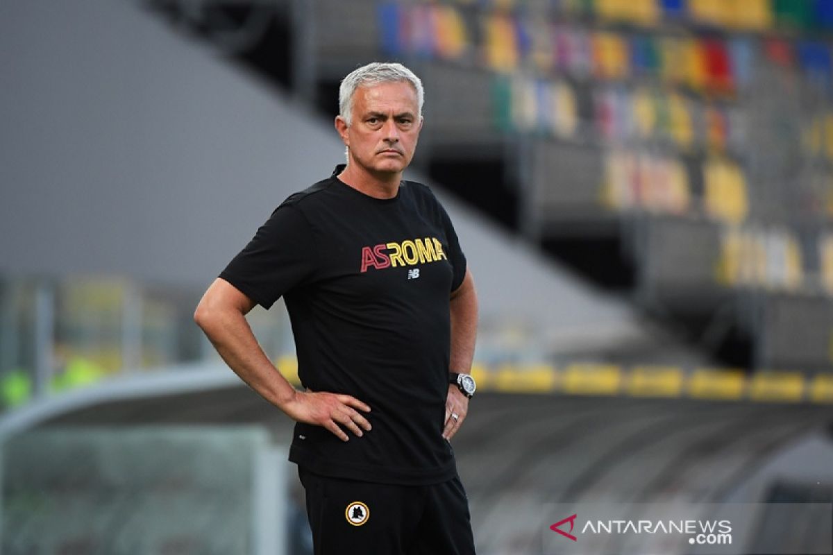 Mourinho tegaskan AS Roma fokus hadapi Vitesse di Liga Conference