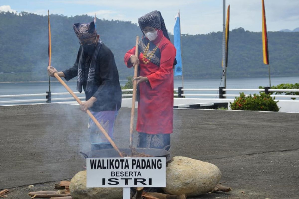 Wali Kota Padang bilang, rendang masakan pemersatu