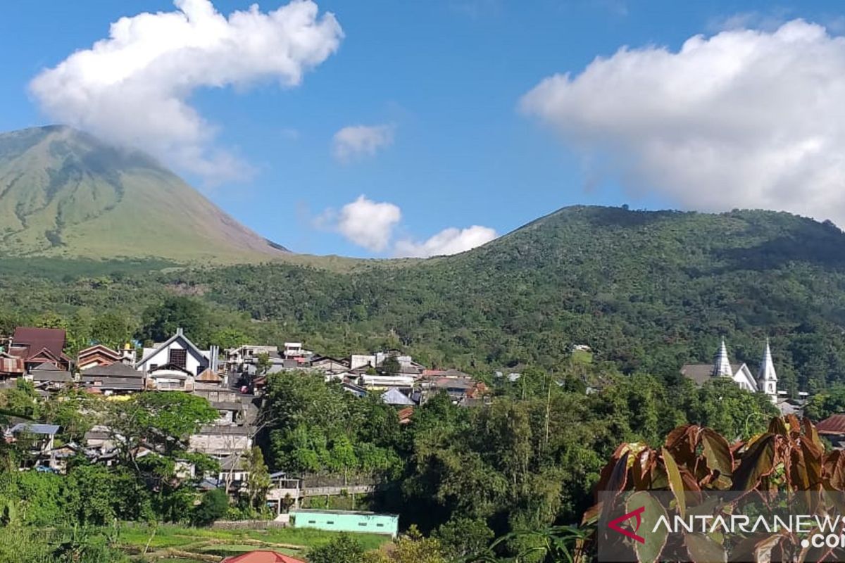 PVMBG rekomendasikan jangan ada aktivitas di Kawah Gunung Lokon