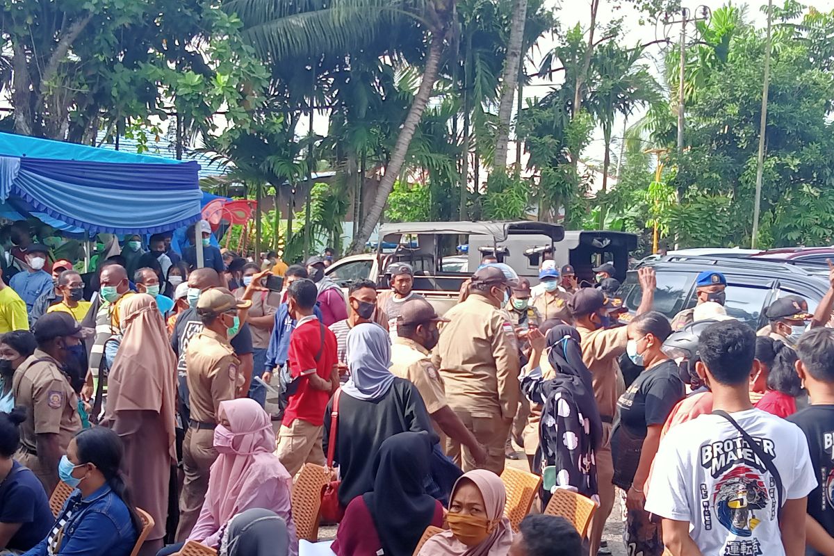 Satpol PP Kota Sorong gagal bubarkan kegiatan vaksinasi Nasdem