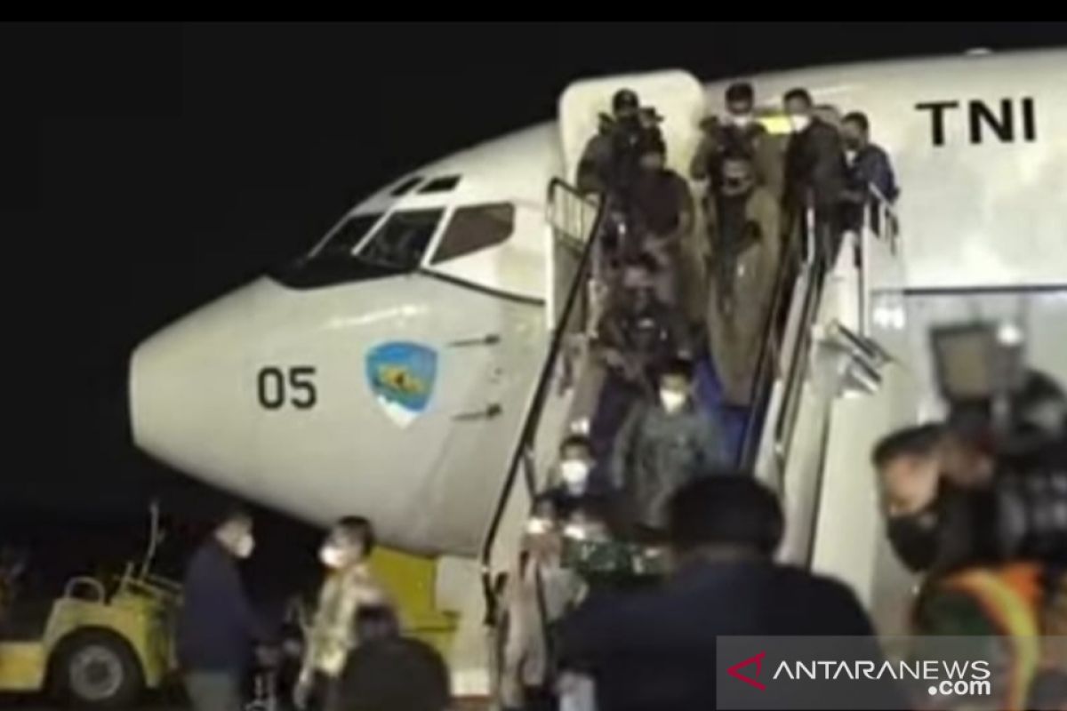 Pesawat TNI AU bawa WNI dari Afganistan  tiba di Jakarta