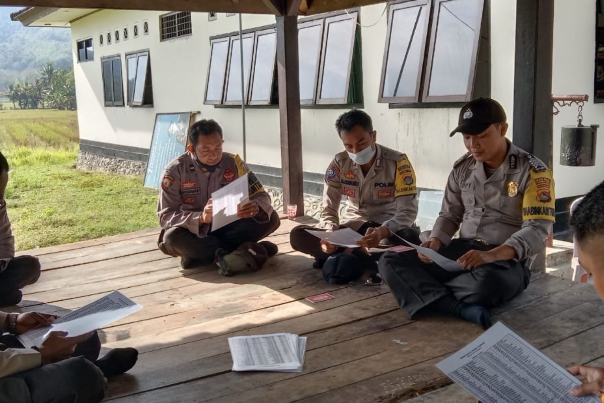 Lantunan Asmaul Husna bergema di Polsek Brang Rea setiap jumat