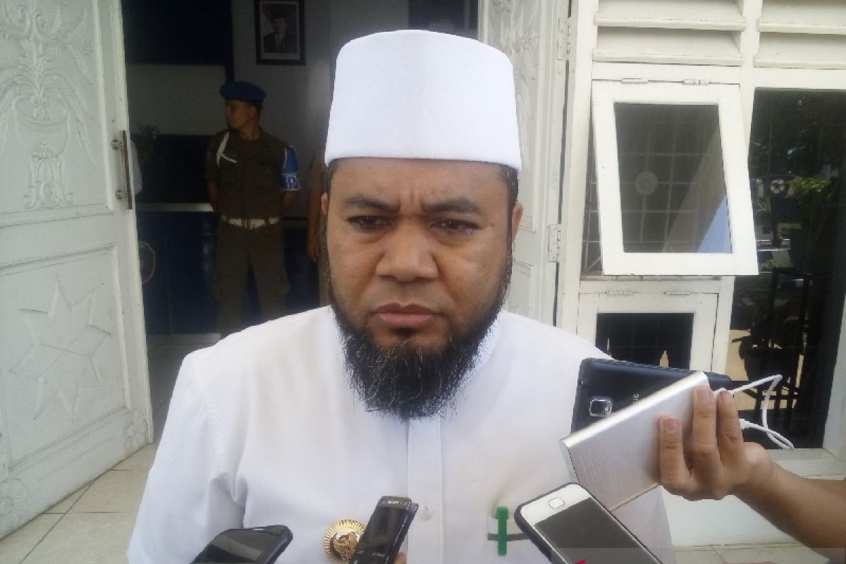 Wali Kota Bengkulu Helmi  larang sekolah wajibkan siswa beli seragam