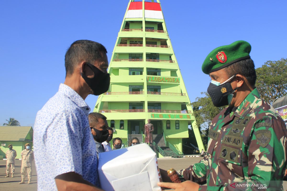 Korem 161/WS mulai distribusi bantuan 150 ton beras bagi masyarakat