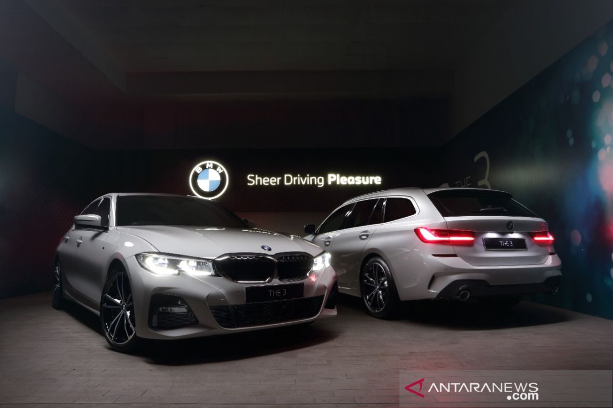 BMW 320i Touring dan BMW 330i Sedan hadir di Indonesia, ini harganya