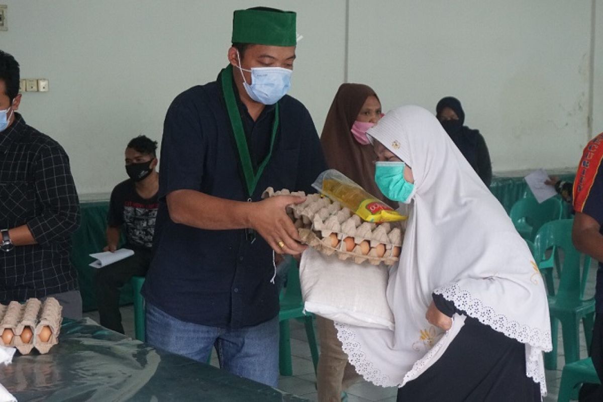 HMI gandeng Pertamina salurkan paket sembako di Medan Timur