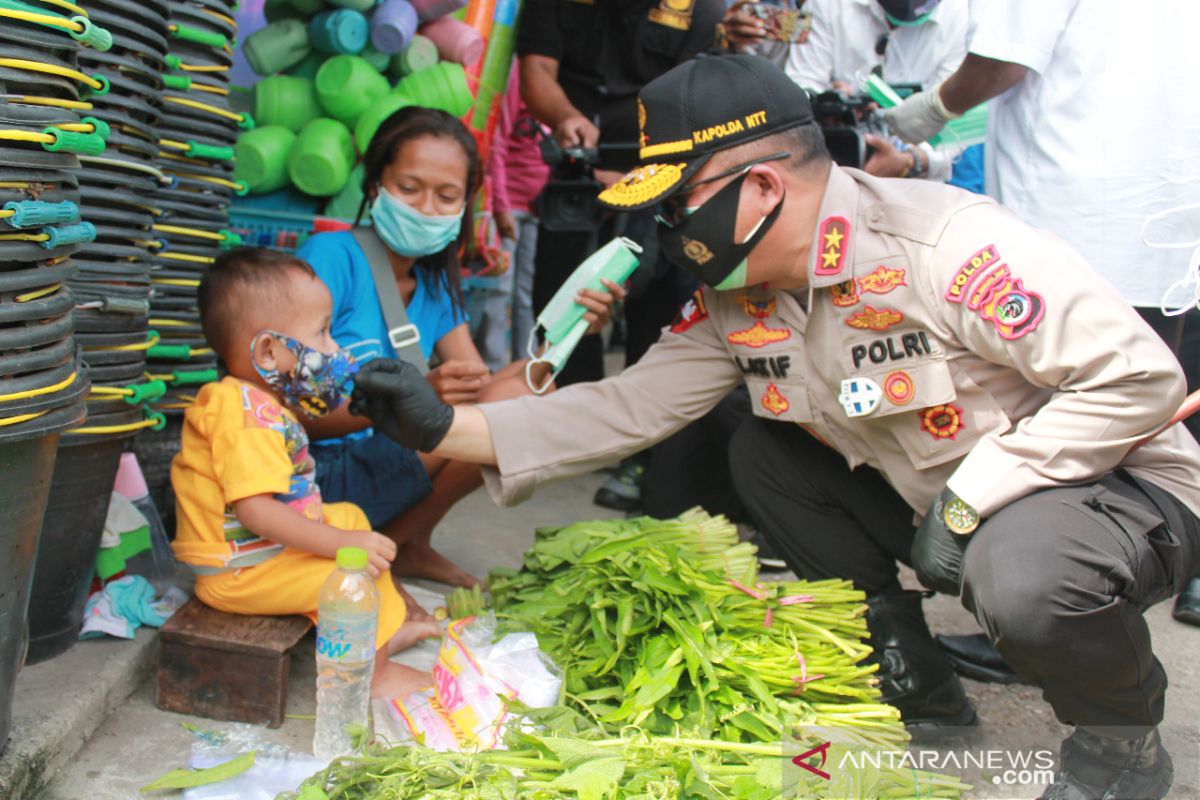 Budaya gotong royong di Kupang, bangkitkan semangat lawan COVID-19