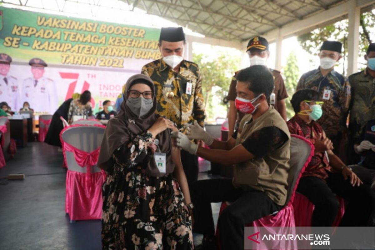 360 orang  nakes di Tanah Bambu jalani vaksin dosis tiga