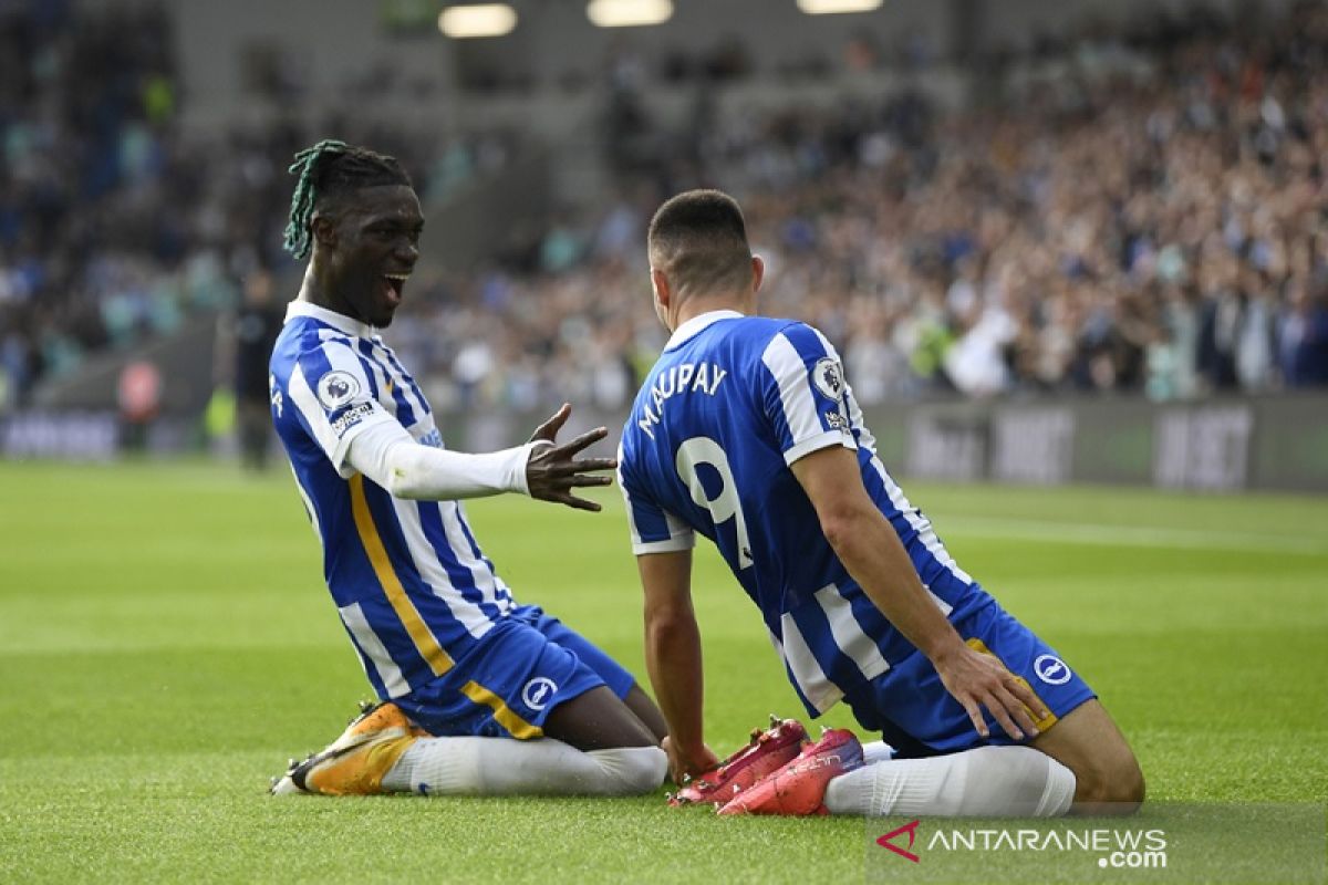 Brighton bukukan rekor saat tundukkan Watford 2-0