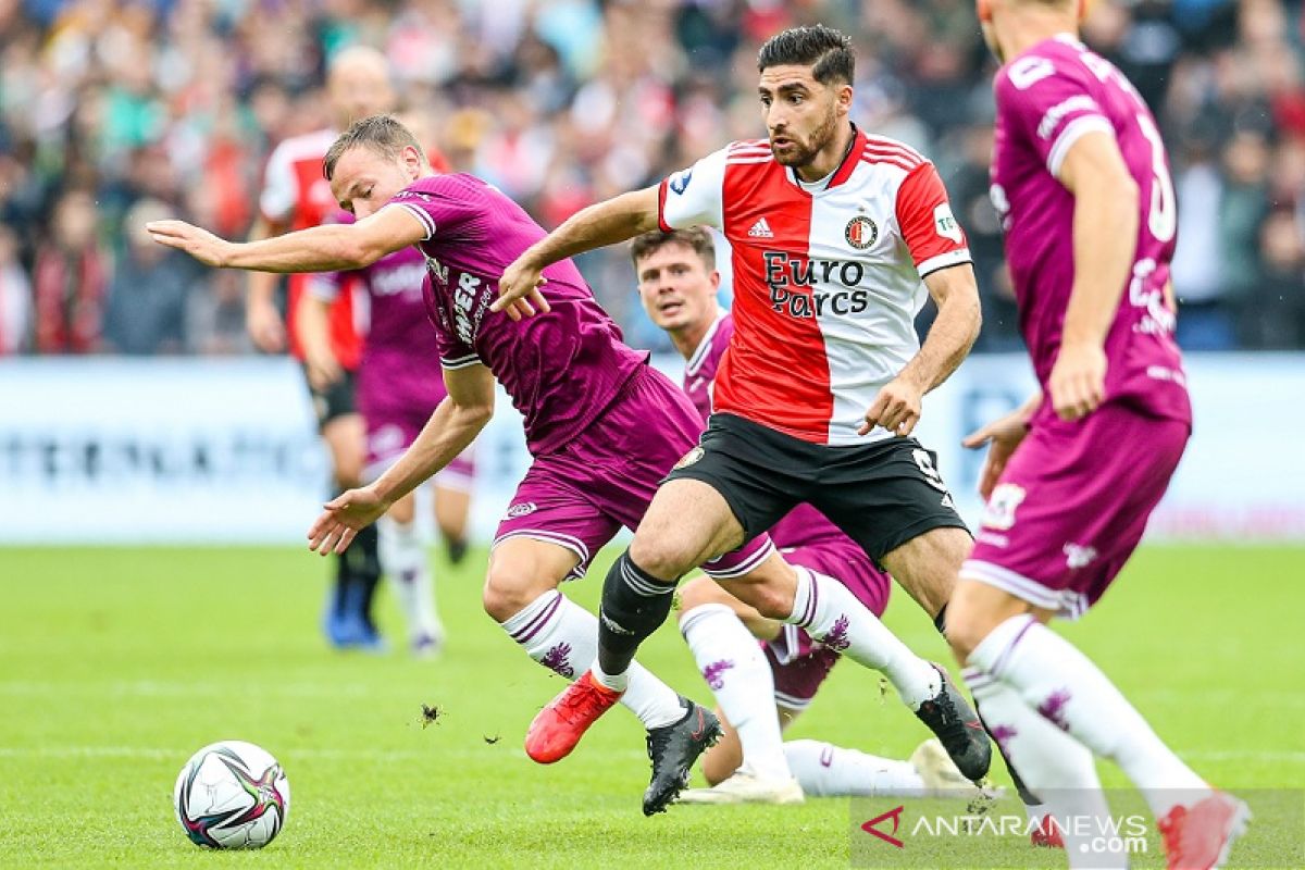 Dua gol Bryan Linssen antar Feyenoord atasi Go Ahead Eagles