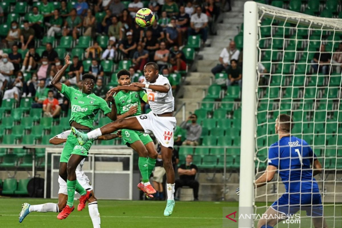 Liga Prancis-Gol larut Saint-Etienne buyarkan ambisi Lille petik kemenangan perdana