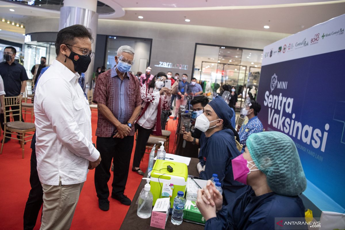 Pemkot Jakbar pastikan belum ada nakes yang terpapar COVID-19