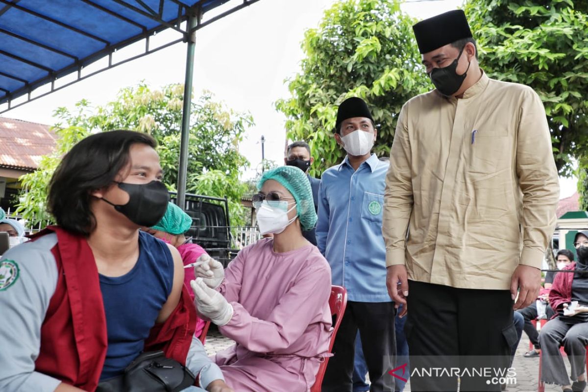 Pemkot Medan  vaksinasi remaja masjid