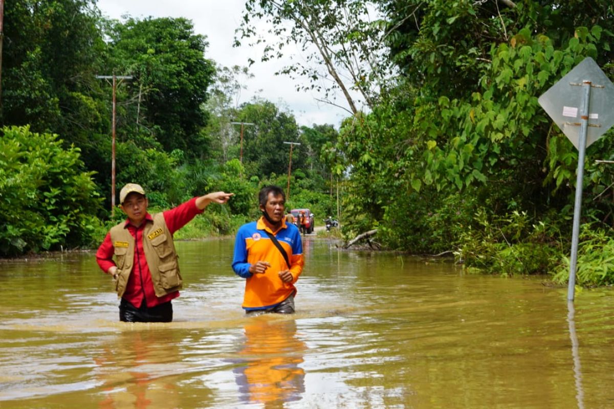 Banjir di Kapuas Hulu Bupati minta BPBD segera lakukan pendataan