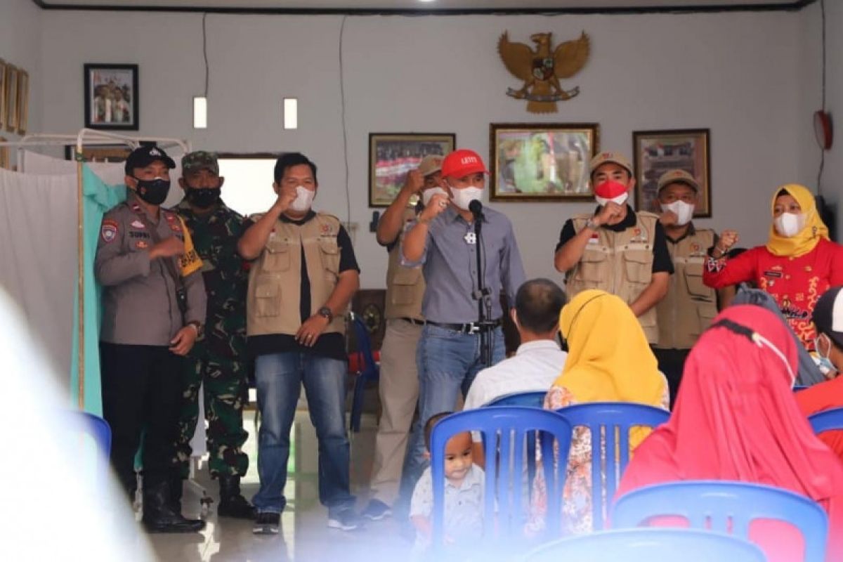 Bupati Lampung Barat ajak masyarakat sukseskan program vaksin COVID-19