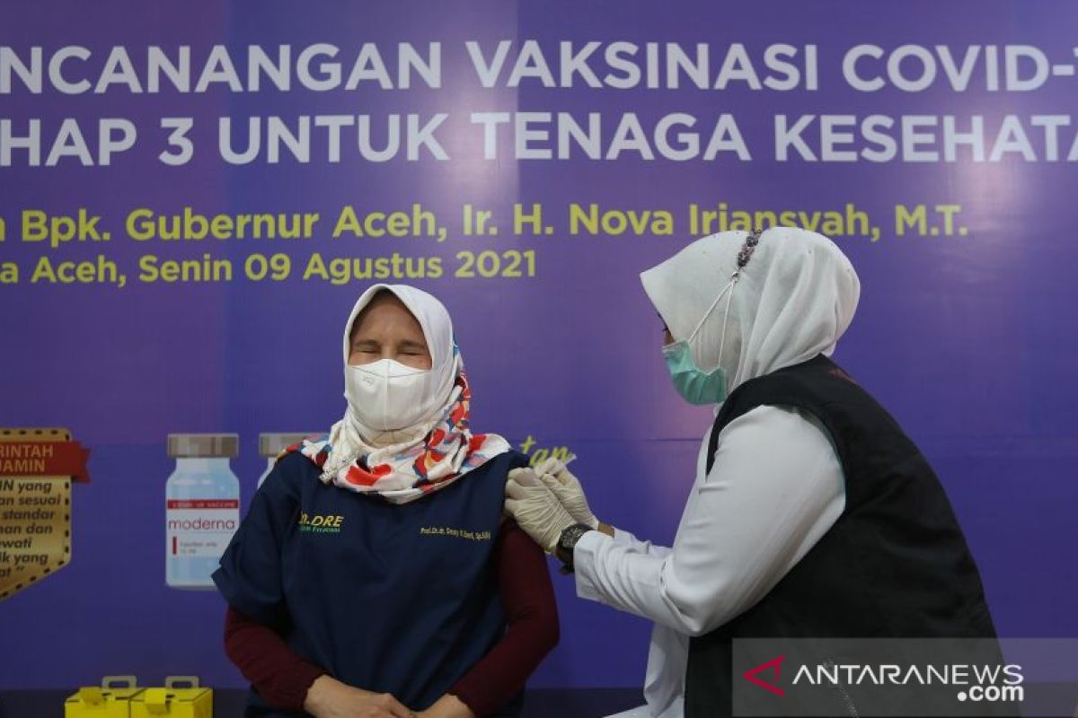 Aceh mulai suntikkan vaksin COVID-19 merek Moderna ke masyarakat