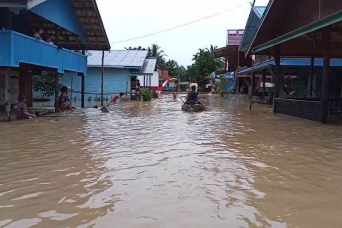 Banjir landa sejumlah wilayah di Gunung Mas Kalteng
