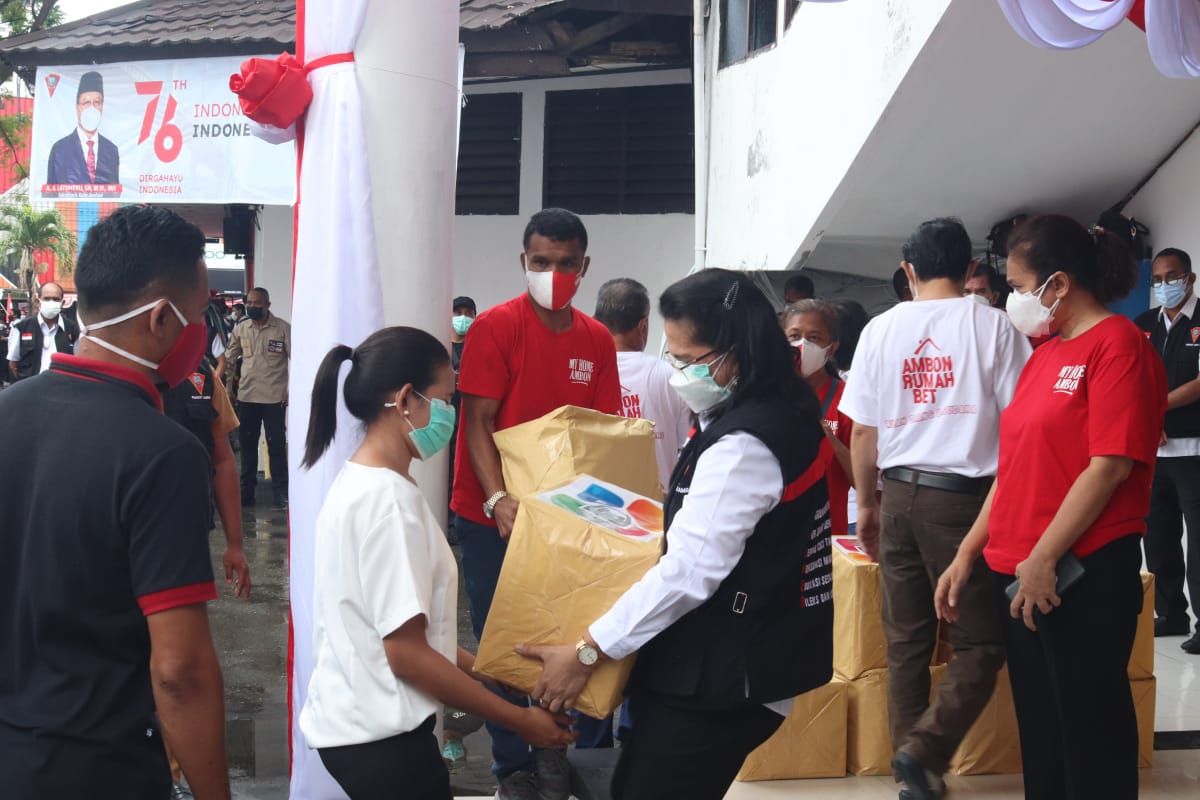 My Home Ambon salurkan bantuan bahan pokok ke relawan COVID-19, kepedulian sosial