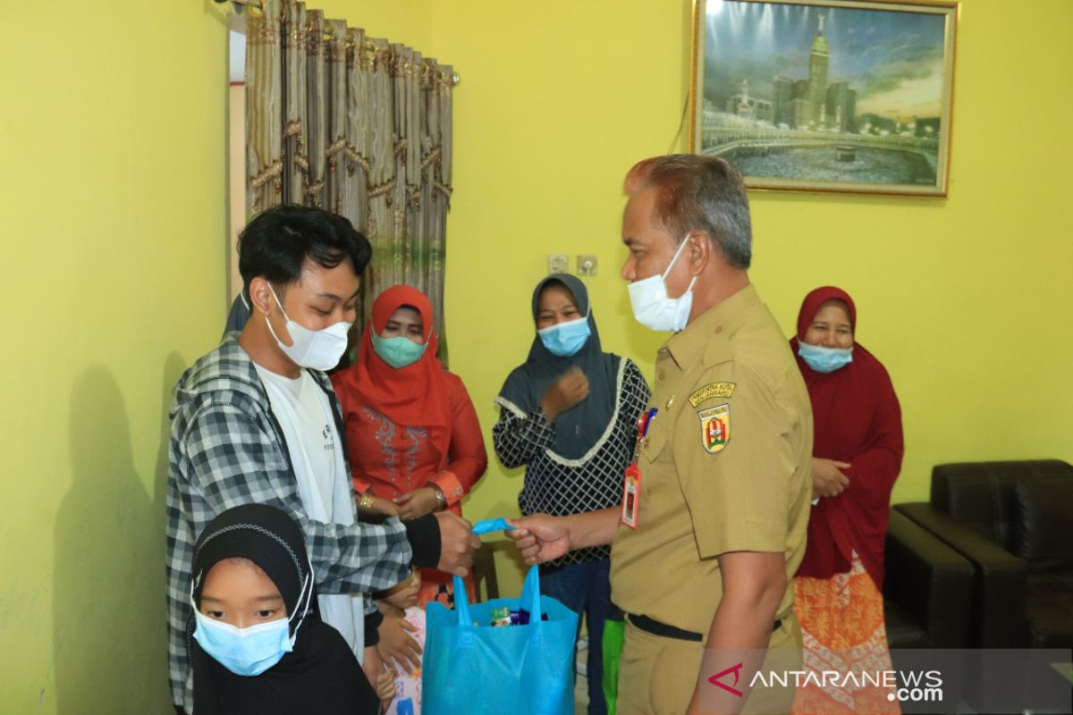 Pemkot Banjarbaru bantu anak yatim piatu kehilangan orang tua karena COVID-19