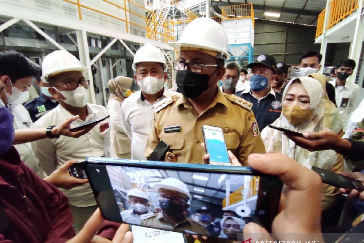 Perum Bulog Sulsel siapkan 400 ton beras bansos PPKM Makassar