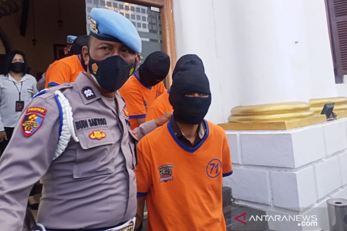 Polrestabes Surabaya ungkap pembunuhan seorang pendekar