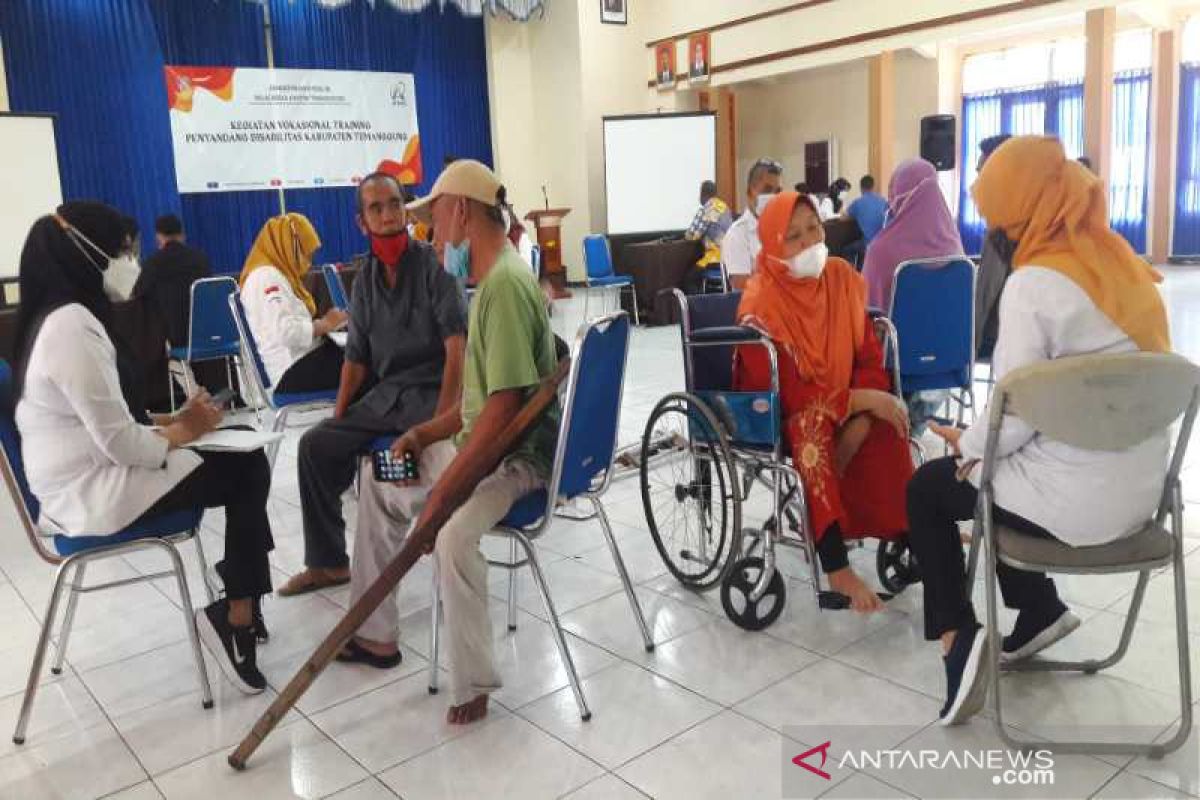 25 disabilitas ikuti pelatihan keterampilan di Balai Besar Kartini