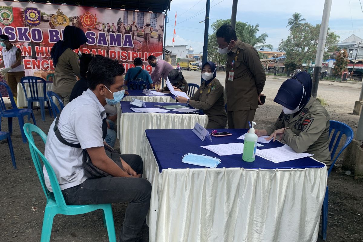 Sejumlah pengendara tidak memakai masker langsung dirapid Antigen