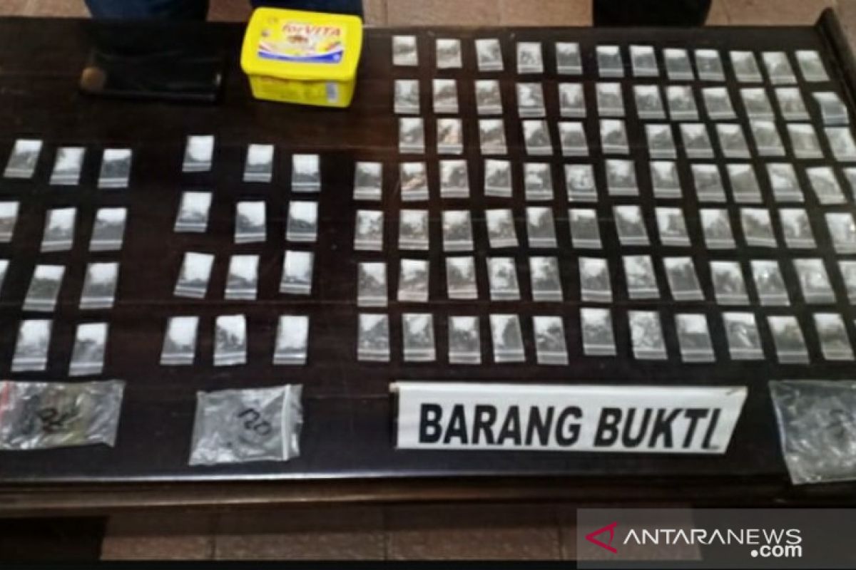 Polisi tangkap pengedar ratusan paket sabu-sabu di Konsel