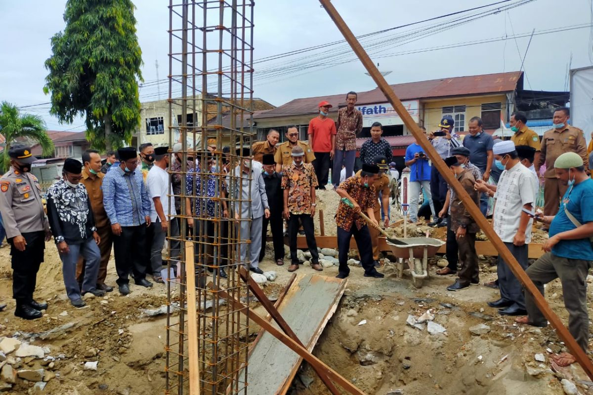 Bupati Akmal ingatkan warga jangan batasi fungsi masjid