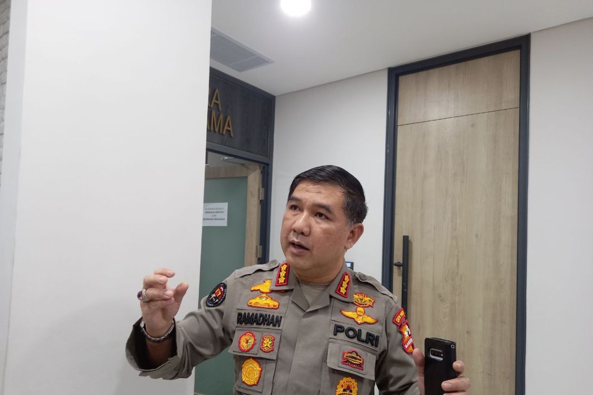 Densus 88 Polri tangkap tiga terduga teroris di Bekasi dan Jakbar