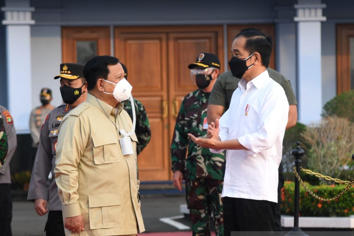 Presiden Jokowi tinjau vaksinasi hingga resmikan tol di Kaltim
