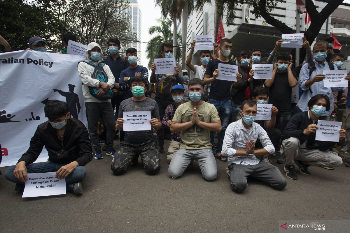 Pengungsi dari mancanegara, antara kebijakan dan kemanusiaan