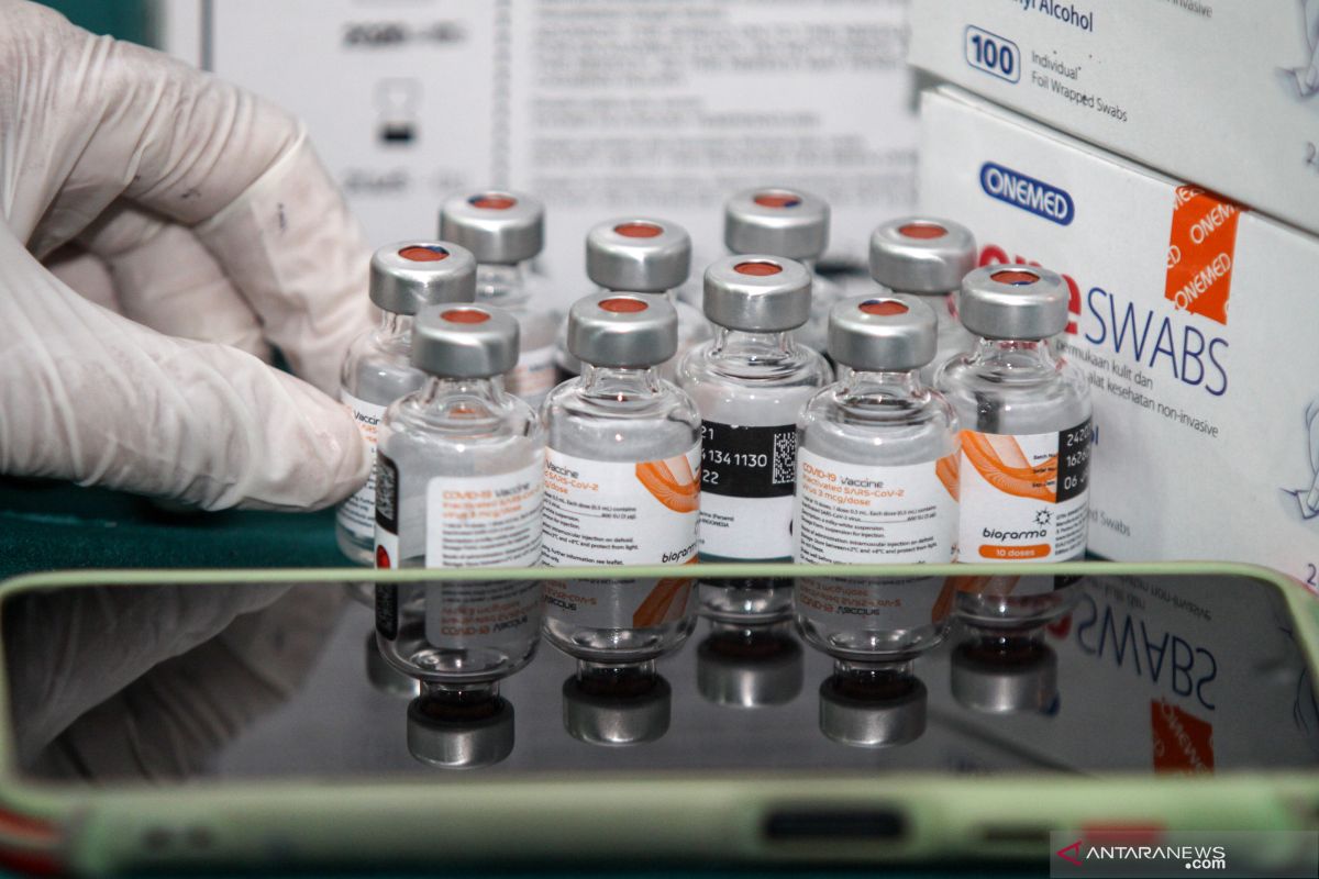 Penerima vaksin COVID-19 lengkap di  Indonesia capai 33,36 juta orang