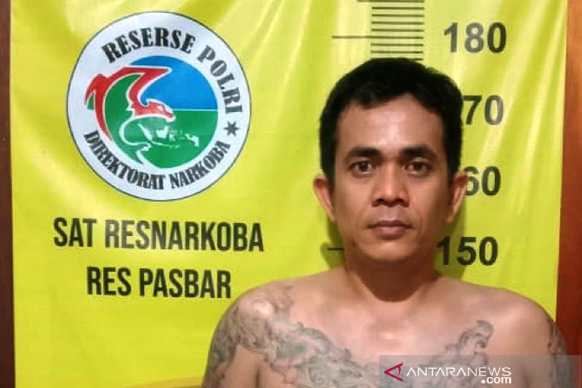 Polisi Pasbar tangkap pengedar sabu-sabu, barang bukti diaman di usaha laundry pelaku