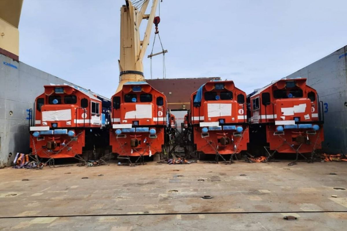 PT KAI datangkan armada 36 lokomotif untuk angkutan batubara