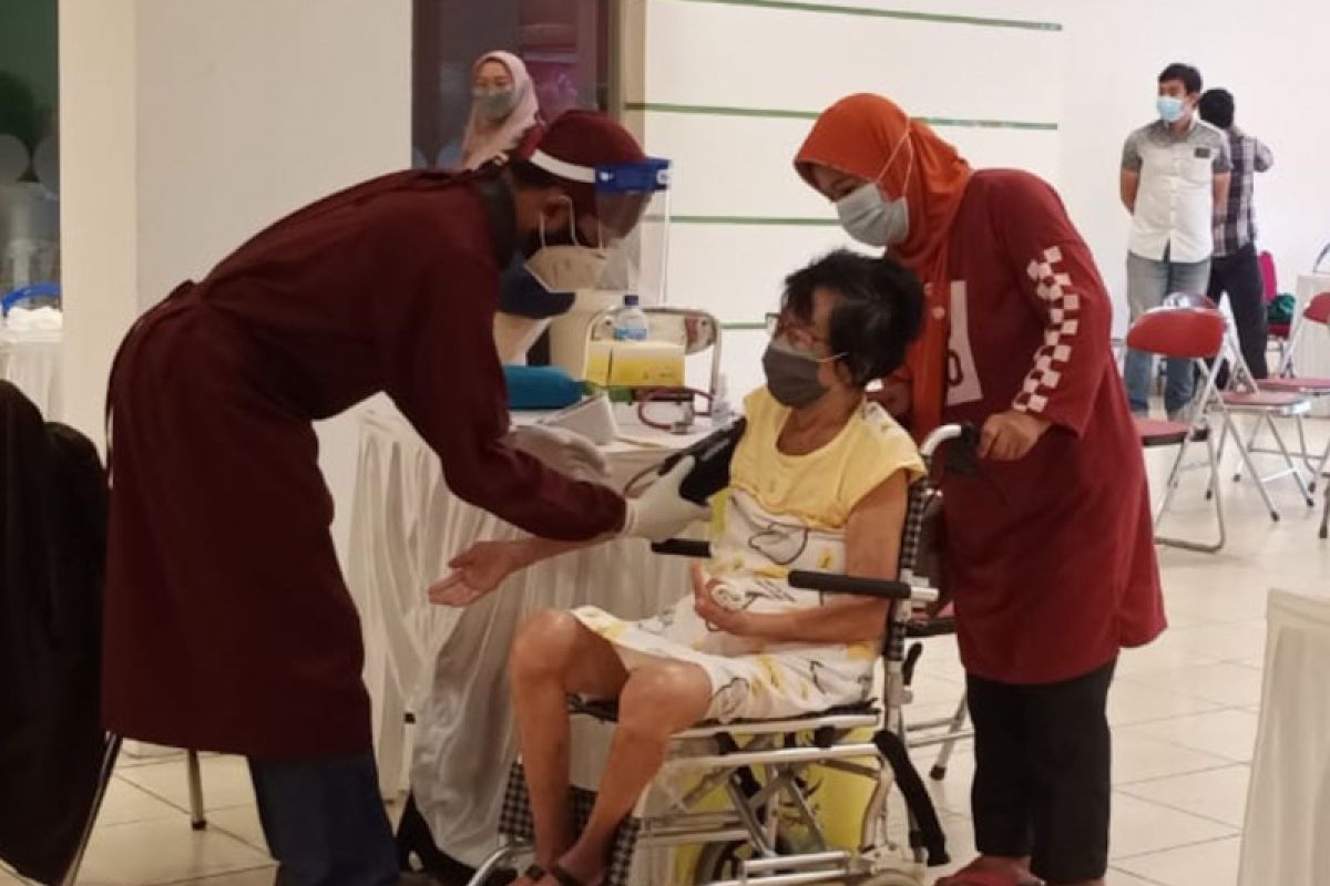 Ratusan penyandang disabilitas di DIY menjalani vaksinasi massal