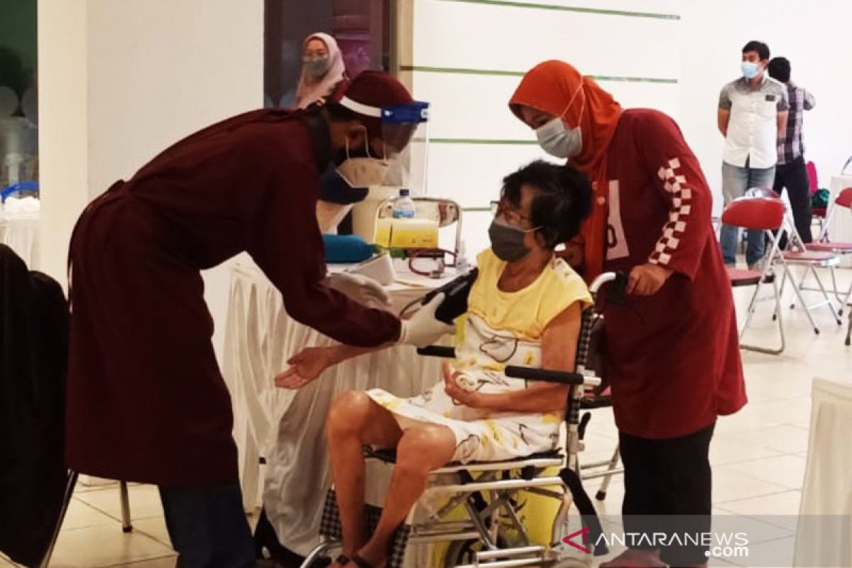 Ratusan penyandang disabilitas di DIY jalani vaksinasi massal