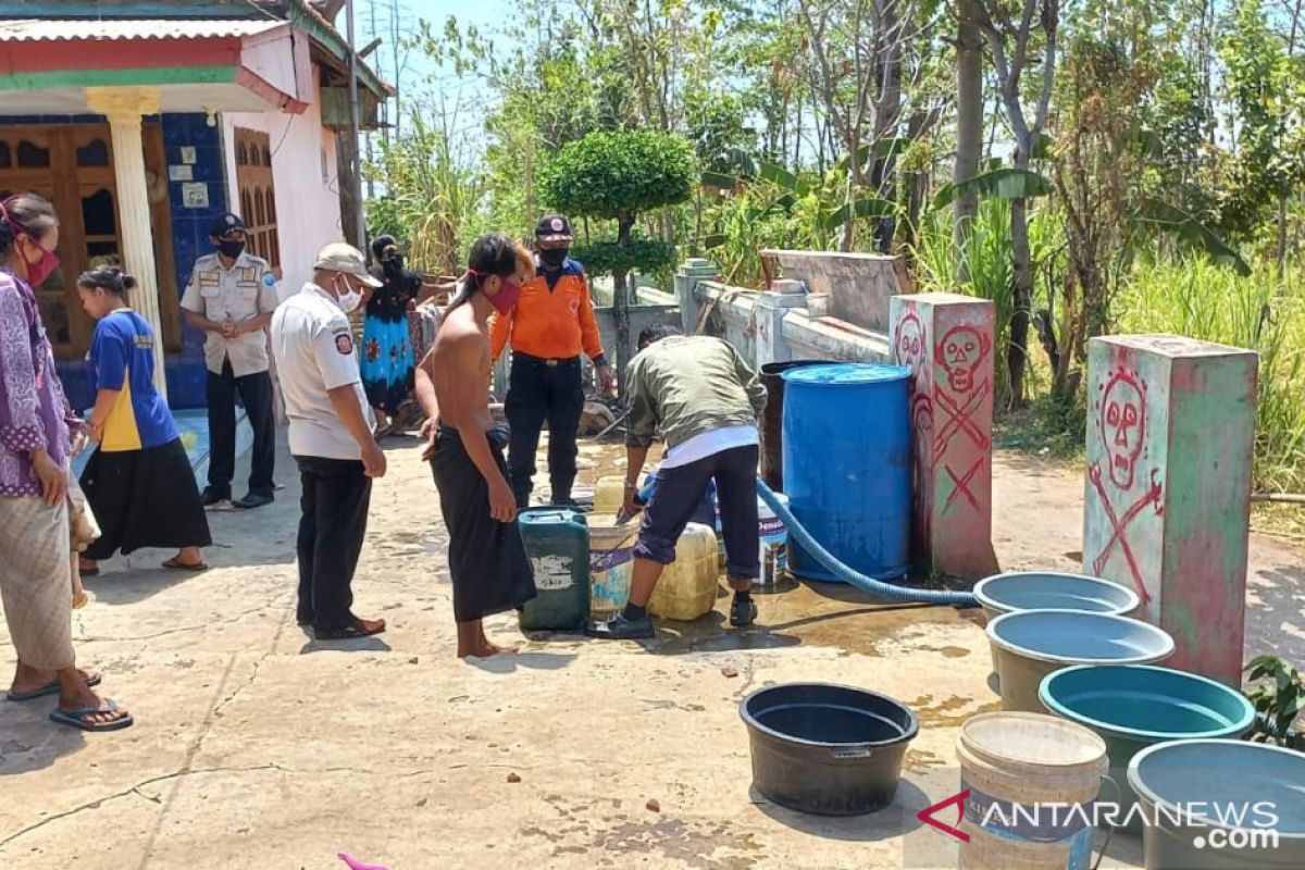 BPBD Probolinggo salurkan bantuan air bersih ke desa terdampak kekeringan