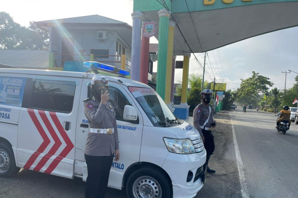 Polres Gorontalo sosialisasikan pencegahan COVID-19 di jalan