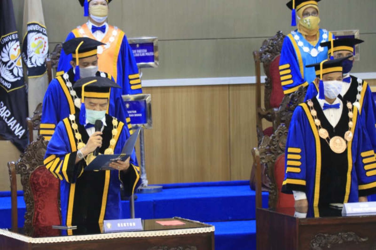 3.101 wisudawan Undip dibekali IoT dan kecerdasan buatan