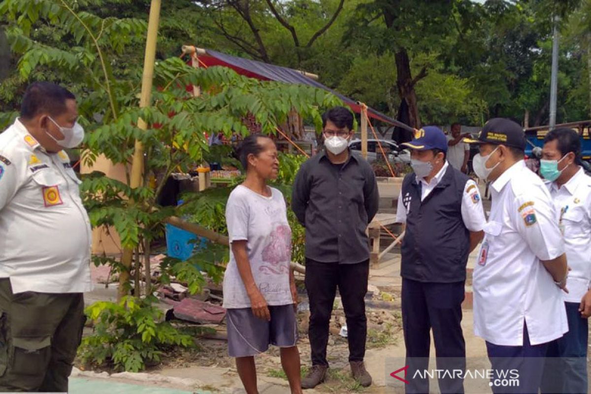 Pemkot Jakut ratakan bangunan liar di Kampung Bayam dengan alat berat