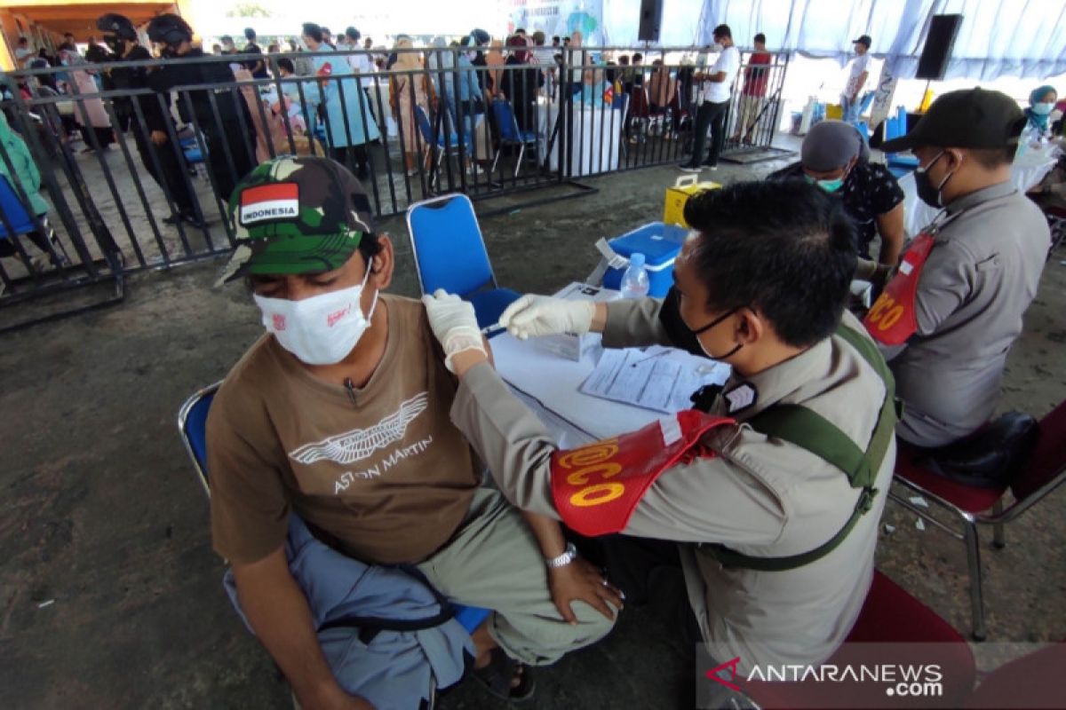 Masyarakat nelayan di Makassar antusias ikuti vaksinasi COVID-19