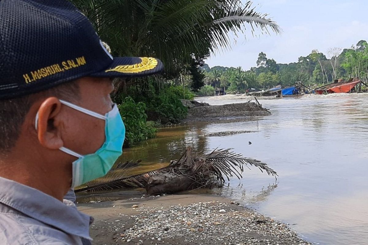 H Mashuri sebut putusnya jalan di Lubuk Bumbun akibat PETI