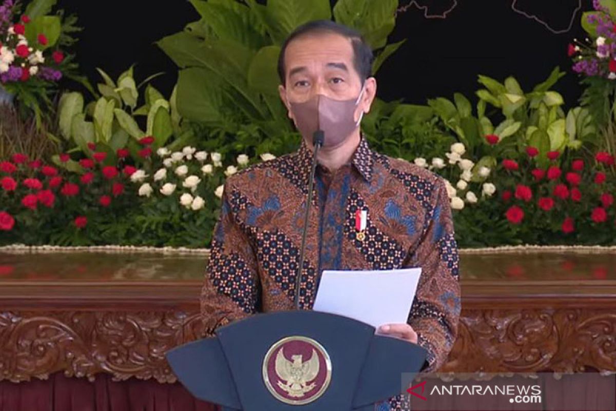 Presiden Jokowi dengarkan keluh kesah peternak di Istana Negara
