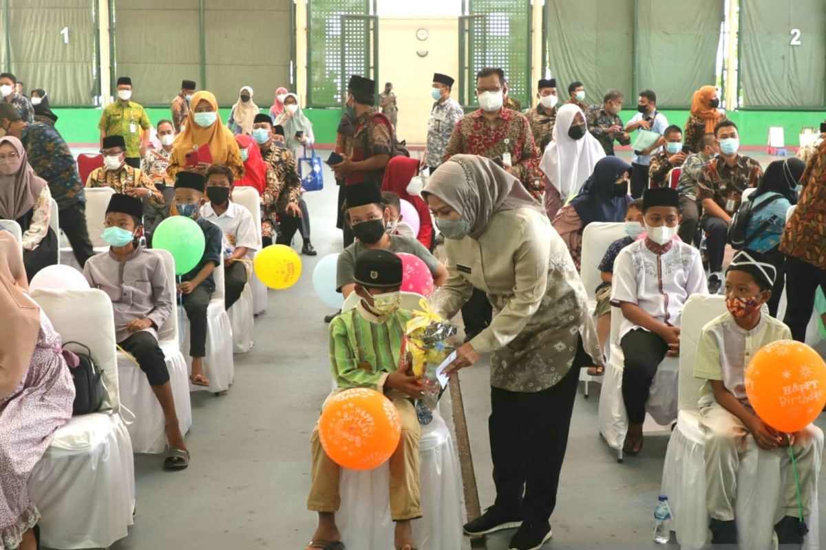 Bupati Serang berbagi ceria di 