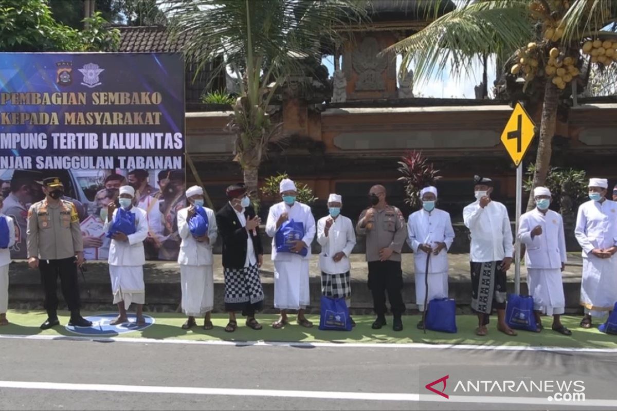 Korlantas Polri bersama Bupati tinjau Kampung Tertib Lalu Lintas di Tabanan (video)