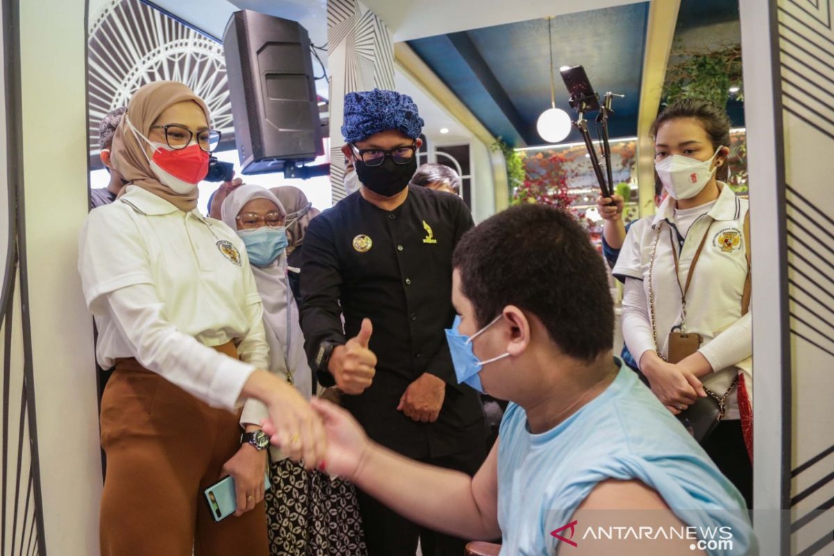 Staf Khusus Presiden tinjau vaksinasi COVID-19 penyandang disabilitas di Kota Bogor