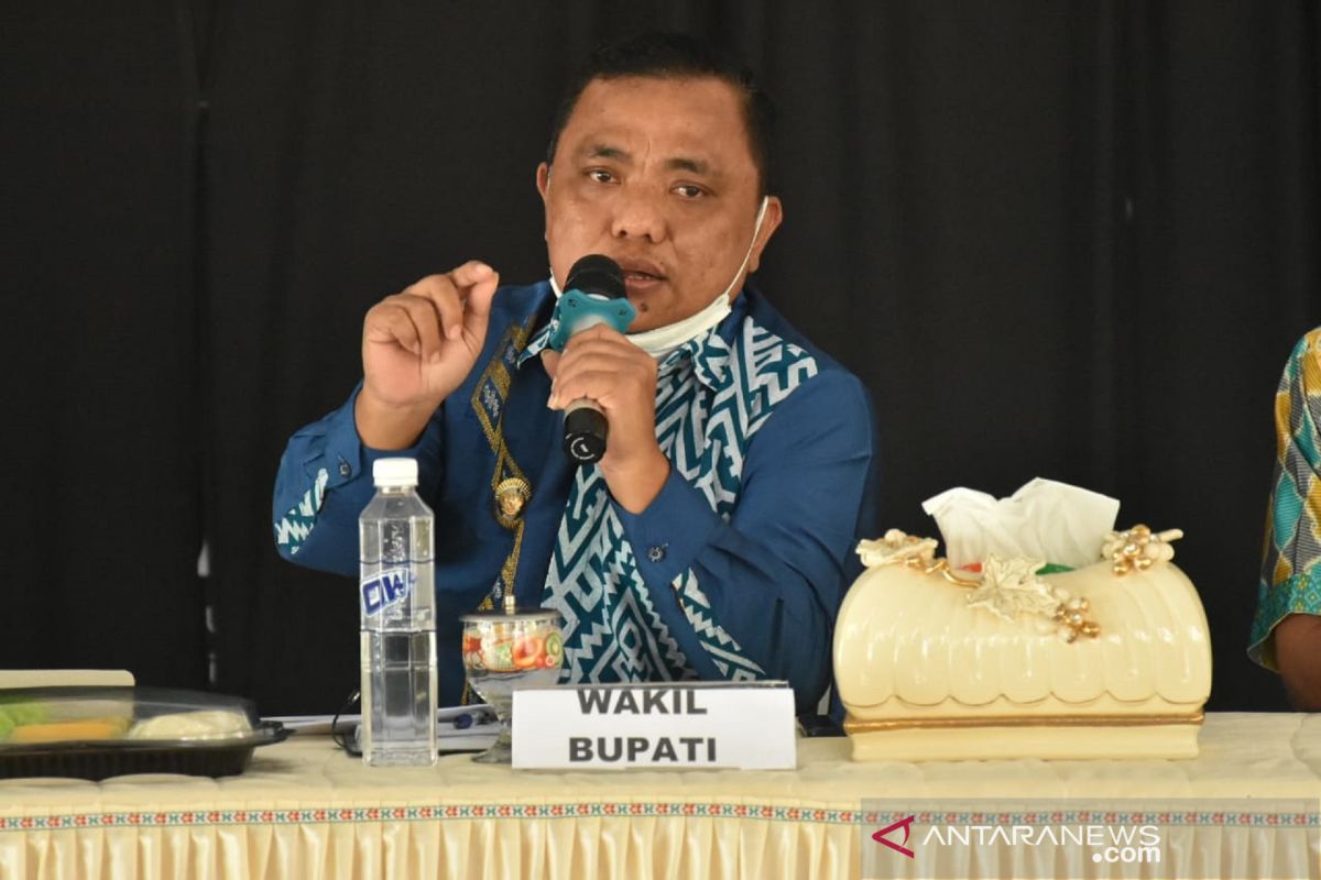 Wabup Gorontalo minta warga patuhi prokes meski telah divaksin